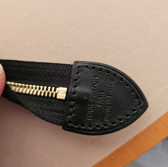 Louis Vuitton Wild At Heart Arizona Tan Monogram Canvas Toiletry Pouch 26 XL Bag - Picture 13 of 17